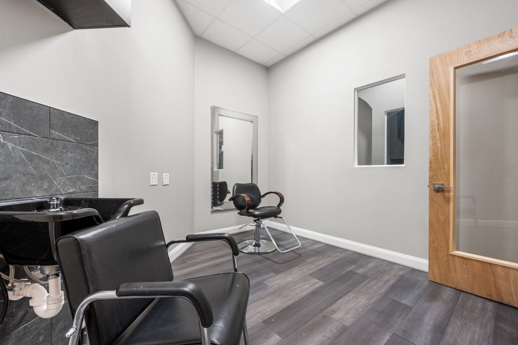 Quality Stylz Salon Suites is the top rated salon suite provider in the Baltimore area. Offering beauty professionals the best salon suites near Baltimore to run their independent beauty business. Hair stylists, estheticians, massage therapists, nail techs, and so many more can rent a salon suite in Lansdowne to achieve their beauty career dreams. Odenton salon suites, salon suites in Halethorpe, Lansdowne salon studios for rent, salon suites for rent in Pikesville, Odenton hair salon suites, salon suites near Glen Burnie, Salon suites for rent in Odenton, Lansdowne hair salon suites, salon studios for rent in owings Mills. client retention, Lansdowne salon suites, beauty business