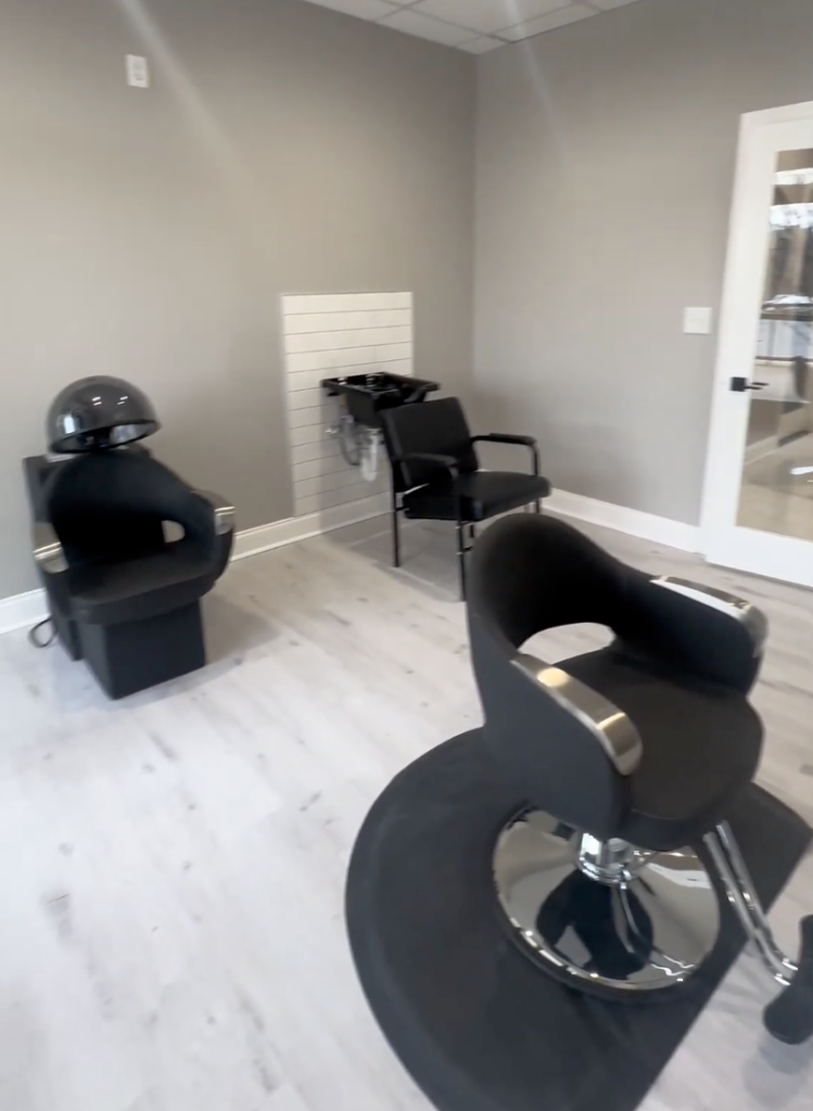 Combat salon burnout for career rejuvenation and business simplicity in salon suites. Quality Stylz Salon Suites are the best salon suites in the Baltimore area, Pikesville, Lansdowne, and Odenton Maryland. Hair salon suites for rent, salon suites near me.