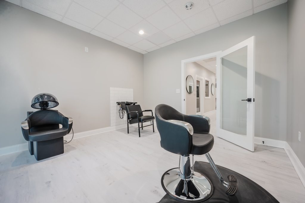 Quality Stylz Salon Suites is the top rated salon suite provider in the Baltimore area. Offering beauty professionals the best salon suites near Baltimore to run their independent beauty business. Hair stylists, estheticians, massage therapists, nail techs, and so many more can rent a salon suite in Lansdowne to achieve their beauty career dreams. Odenton salon suites, salon suites in Halethorpe, Lansdowne salon studios for rent, salon suites for rent in Pikesville, Odenton hair salon suites, salon suites near Glen Burnie, Salon suites for rent in Odenton, Lansdowne hair salon suites, salon studios for rent in owings Mills. Effective salon time management strategies for independent hairstylists, and more Baltimore stylist tips