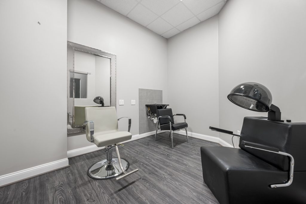 Quality Stylz Salon Suites is the top rated salon suite provider in the Baltimore area. Offering beauty professionals the best salon suites near Baltimore to run their independent beauty business. Hair stylists, estheticians, massage therapists, nail techs, and so many more can rent a salon suite in Lansdowne to achieve their beauty career dreams. Odenton salon suites, salon suites in Halethorpe, Lansdowne salon studios for rent, salon suites for rent in Pikesville, Odenton hair salon suites, salon suites near Glen Burnie, Salon suites for rent in Odenton, Lansdowne hair salon suites, salon studios for rent in owings Mills. salon suite income, Lansdowne beauty pros, beauty business