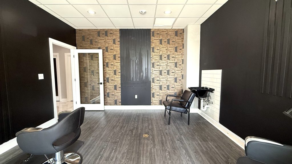 Quality Stylz Salon Suites is the top rated salon suite provider in the Baltimore area. Offering beauty professionals the best salon suites near Baltimore to run their independent beauty business. Hair stylists, estheticians, massage therapists, nail techs, and so many more can rent a salon suite in Lansdowne to achieve their beauty career dreams. Odenton salon suites, salon suites in Halethorpe, Lansdowne salon studios for rent, salon suites for rent in Pikesville, Odenton hair salon suites, salon suites near Glen Burnie, Salon suites for rent in Odenton, Lansdowne hair salon suites, salon studios for rent in owings Mills. Lansdowne salon suites, booth rental, beauty independence, salon suites near Baltimore